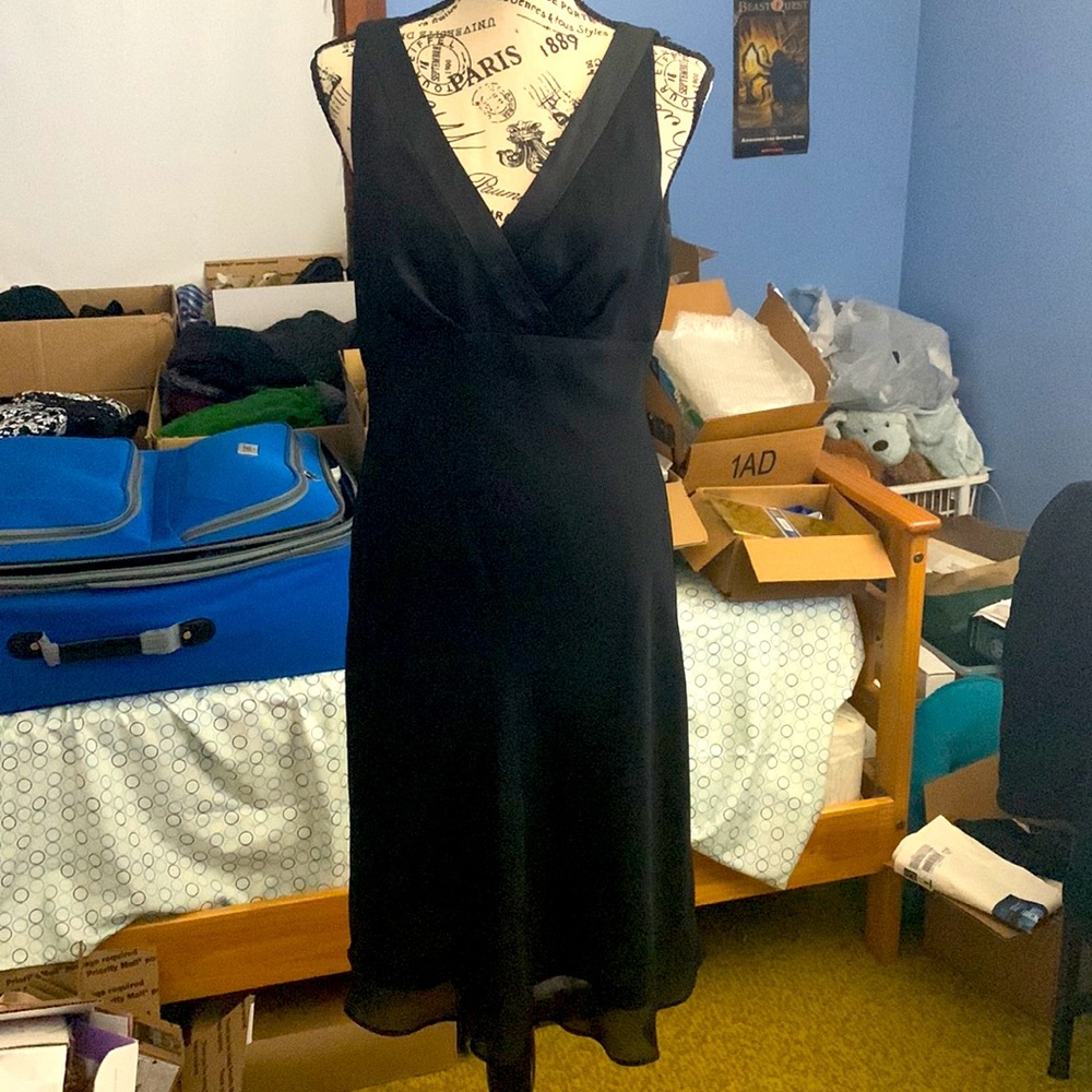 FREE w/ $10+ PURCHASE: Donna Ricco Black Strap Dress